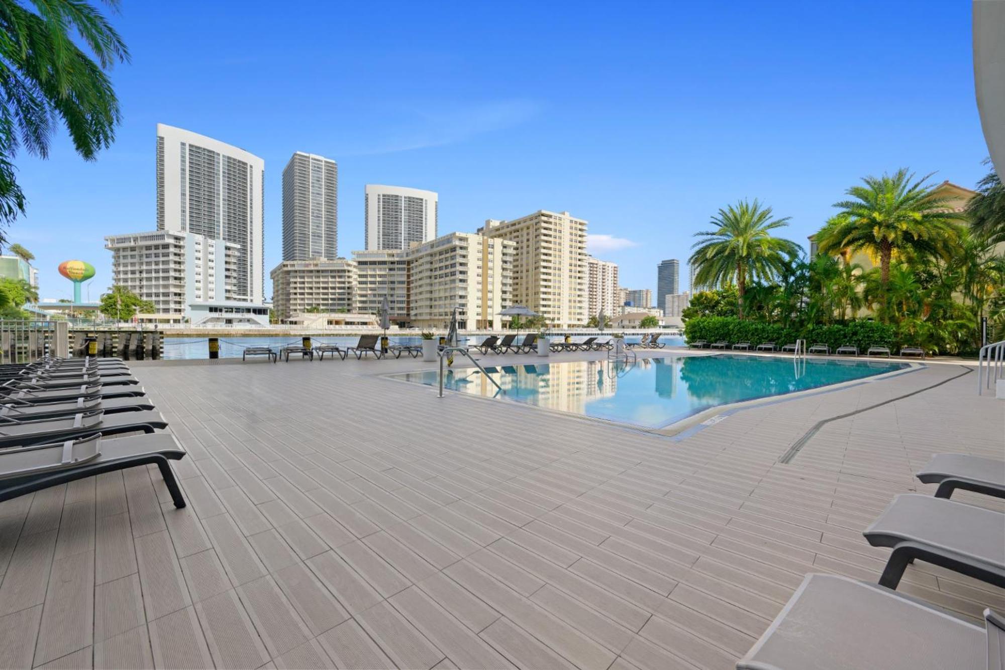 Hallandale Sky Water View Hallandale Beach Exterior foto